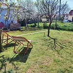 Marijano Dvosobni S Vrtom Appartamento *