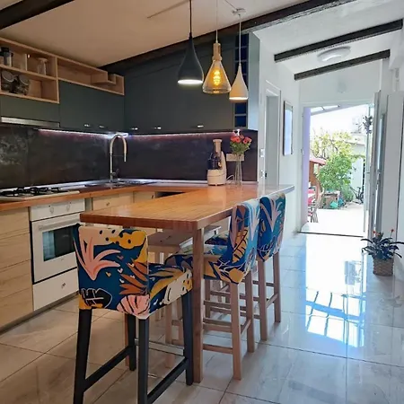 2 Bedroom Sleeps 4 -free Parking -garden 公寓 扎达尔