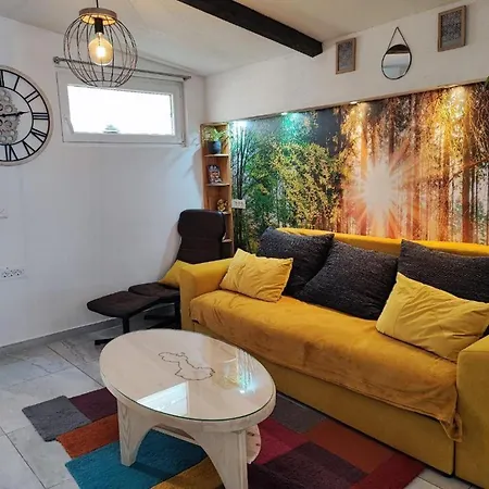 2 Bedroom Sleeps 4 -free Parking -garden 公寓 扎达尔
