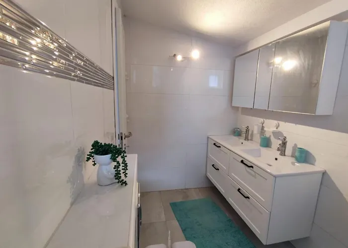 Apartment Apartment Kima 5 Sleeps Garden Zadar